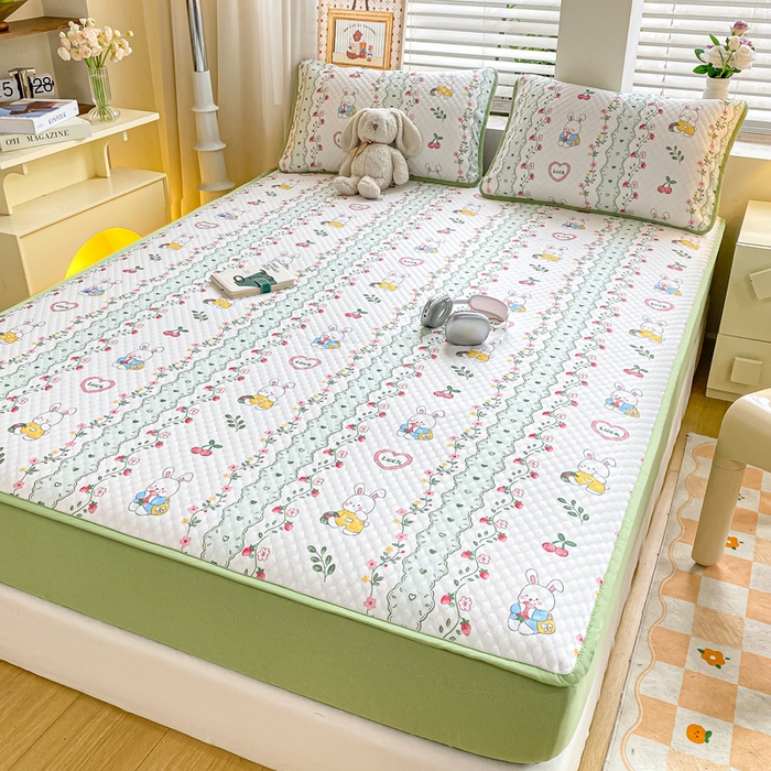 91家纺网 家纺一手货源 找家纺 慕梵家居 2025新款冰豆豆数码印花圆网凉席款凉席席子三件套 花园兔