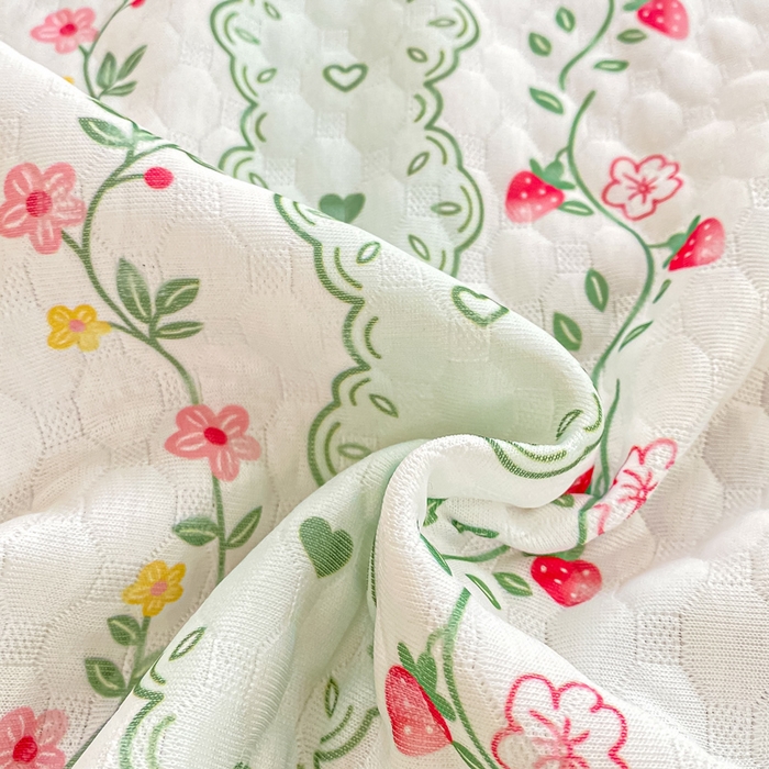 91家纺网 家纺一手货源 找家纺 慕梵家居 2025新款冰豆豆数码印花圆网凉席款凉席席子三件套 花园兔