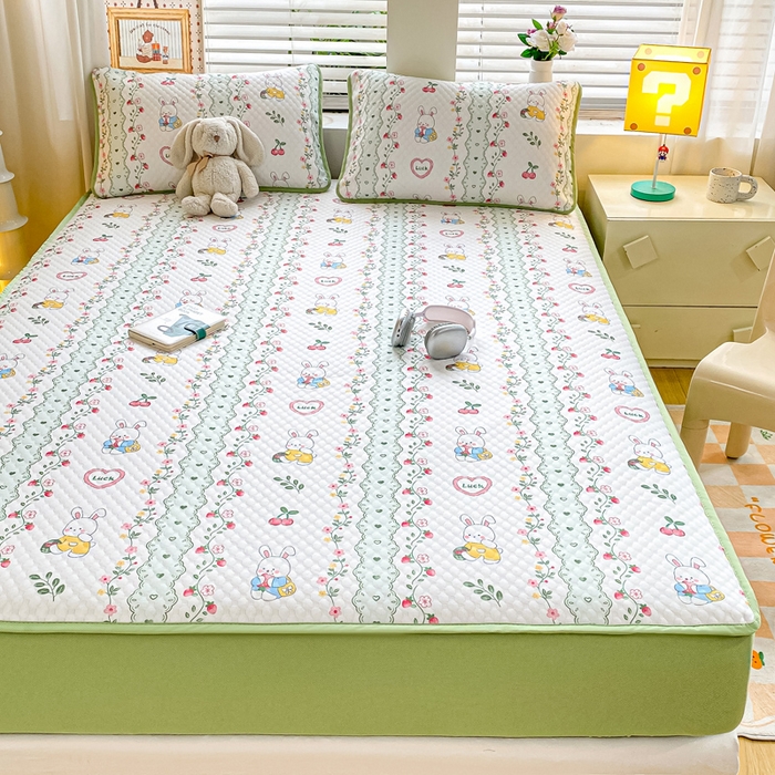 91家纺网 家纺一手货源 找家纺 慕梵家居 2025新款冰豆豆数码印花圆网凉席款凉席席子三件套 花园兔