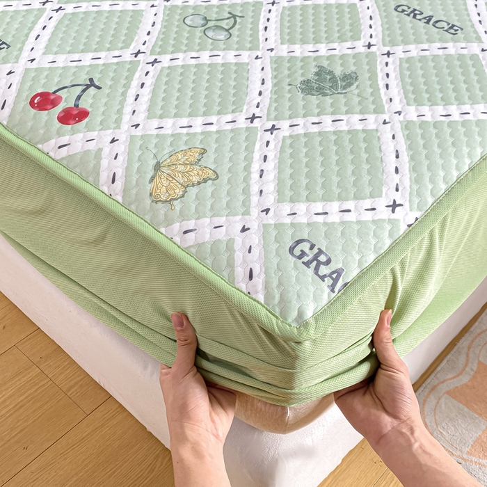 91家纺网 家纺一手货源 找家纺 慕梵家居 2025新款冰豆豆数码印花圆网凉席款凉席席子三件套 蝴蝶樱桃