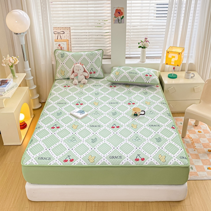 91家纺网 家纺一手货源 找家纺 慕梵家居 2025新款冰豆豆数码印花圆网凉席款凉席席子三件套 蝴蝶樱桃