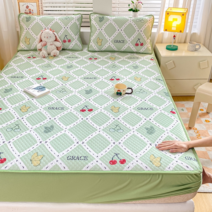 91家纺网 家纺一手货源 找家纺 慕梵家居 2025新款冰豆豆数码印花圆网凉席款凉席席子三件套 蝴蝶樱桃