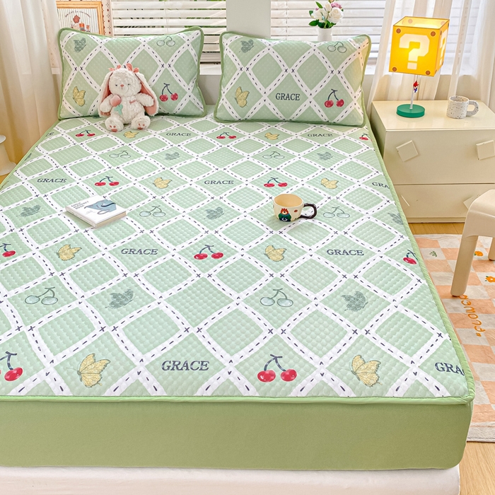 91家纺网 家纺一手货源 找家纺 慕梵家居 2025新款冰豆豆数码印花圆网凉席款凉席席子三件套 蝴蝶樱桃