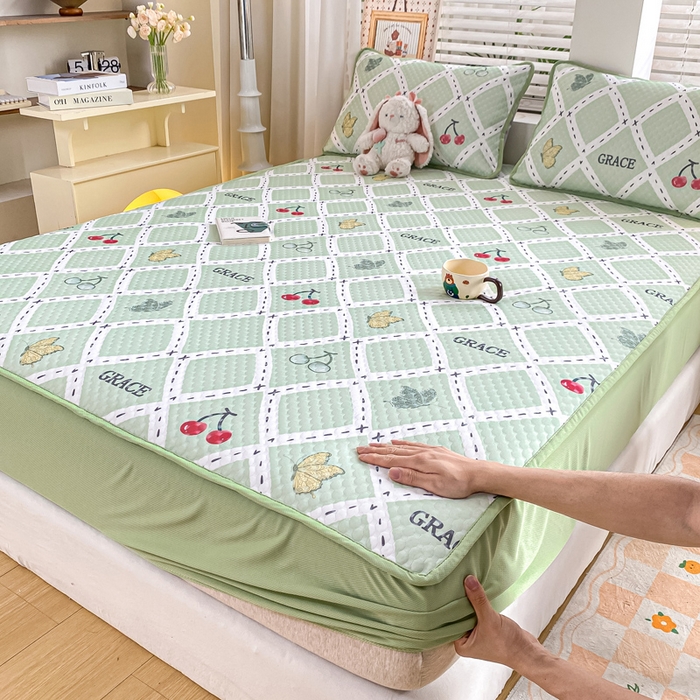 91家纺网 家纺一手货源 找家纺 慕梵家居 2025新款冰豆豆数码印花圆网凉席款凉席席子三件套 蝴蝶樱桃