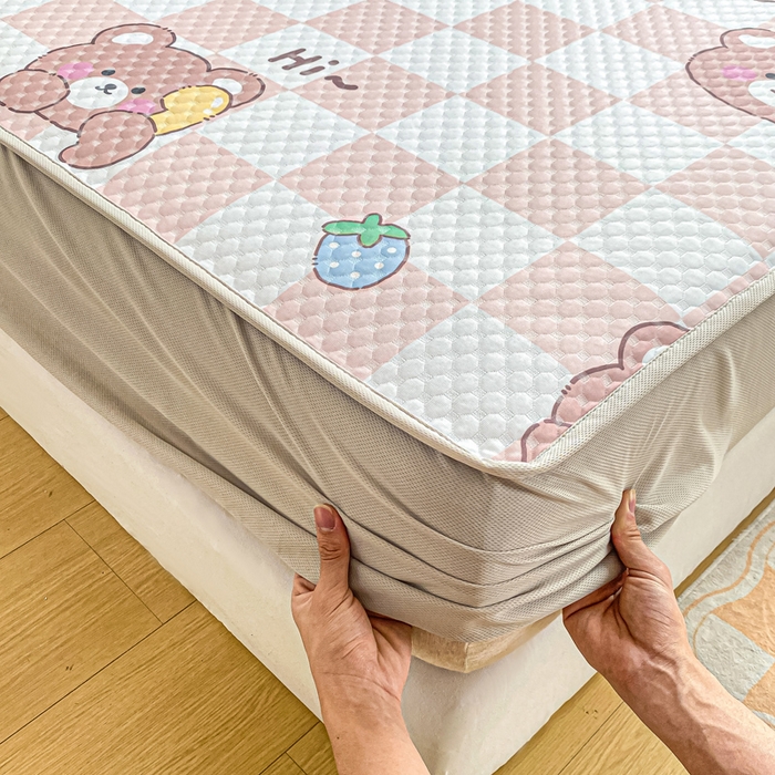 91家纺网 家纺一手货源 找家纺 慕梵家居 2025新款冰豆豆数码印花圆网凉席款凉席席子三件套 可爱熊-咖