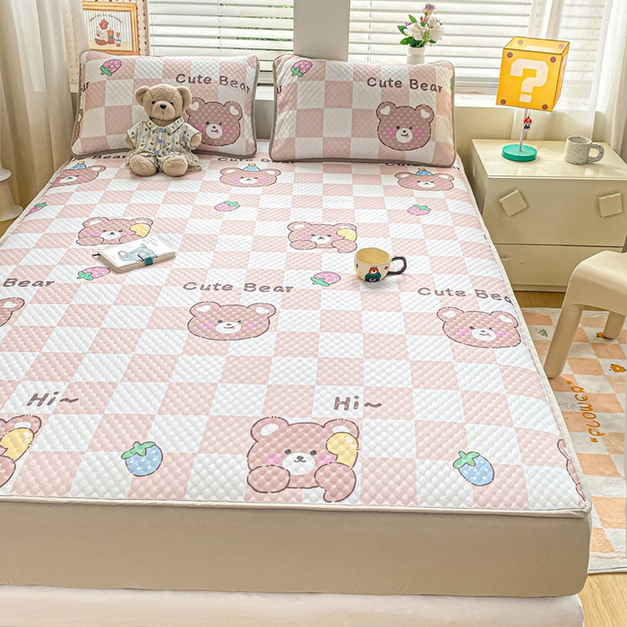 91家纺网 家纺一手货源 找家纺 慕梵家居 2025新款冰豆豆数码印花圆网凉席款凉席席子三件套 可爱熊-咖