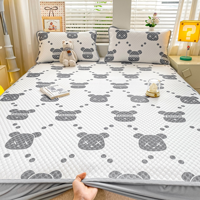 慕梵家居 2025新款冰豆豆数码印花圆网凉席款凉席席子三件套 潮牌熊