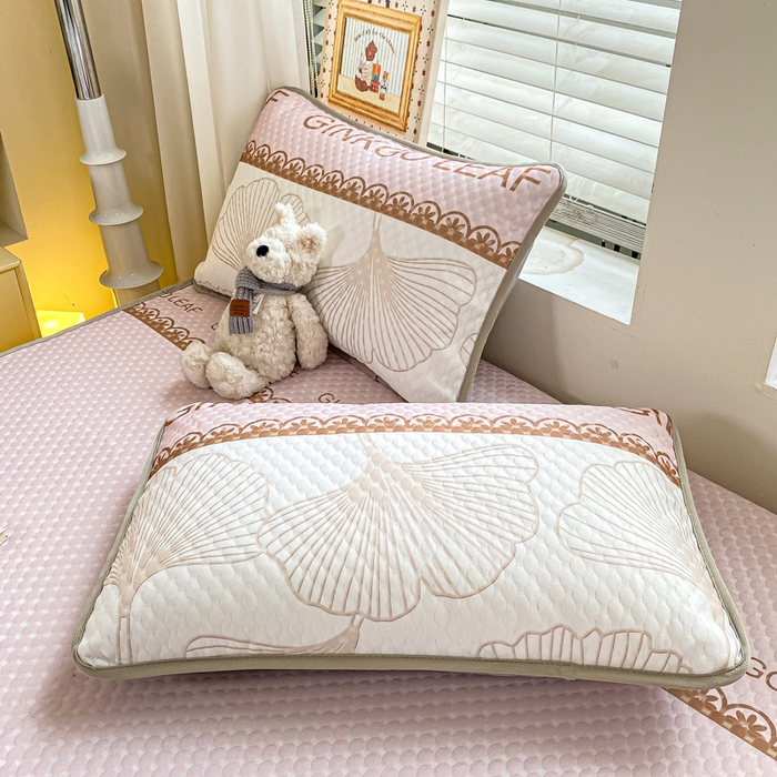 91家纺网 家纺一手货源 找家纺 慕梵家居 2025新款冰豆豆数码印花圆网凉席款凉席席子三件套 芭蕉叶