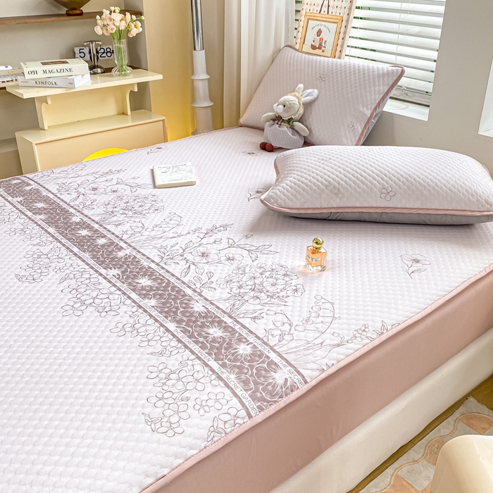 91家纺网 家纺一手货源 找家纺 慕梵家居 2025新款冰豆豆数码印花圆网凉席款凉席席子三件套 格桑花