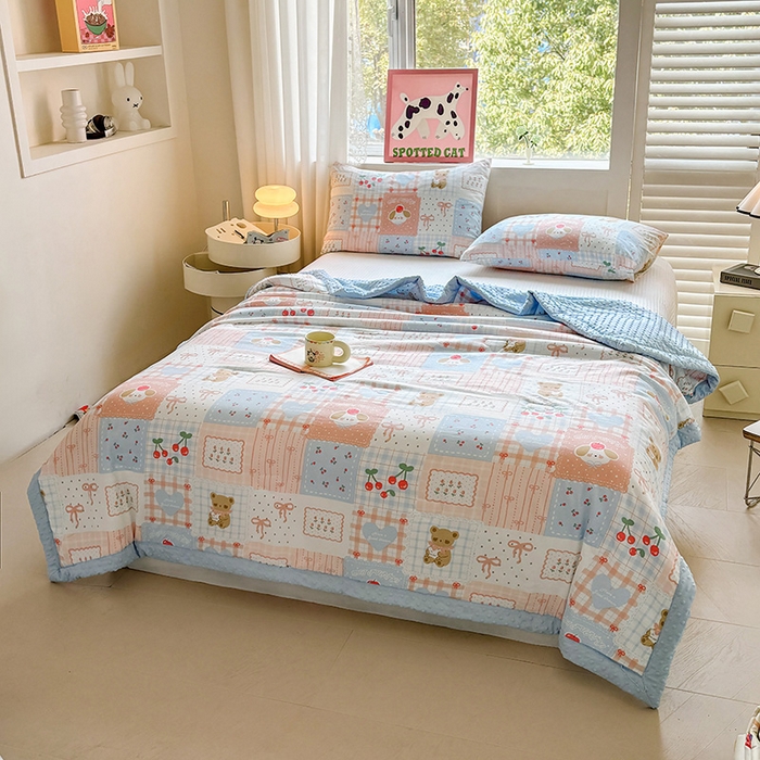 91家纺网 家纺一手货源 找家纺 美梦里 2025春夏新款新疆棉花豆豆被夏被夏凉被空调被 萌宠派对（豆豆被）