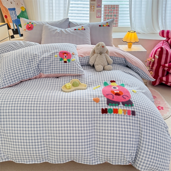 91家纺网 家纺一手货源 找家纺 多品 2025春夏新款水洗棉毛巾绣卡通系列被套单件-单被套 格子怪兽