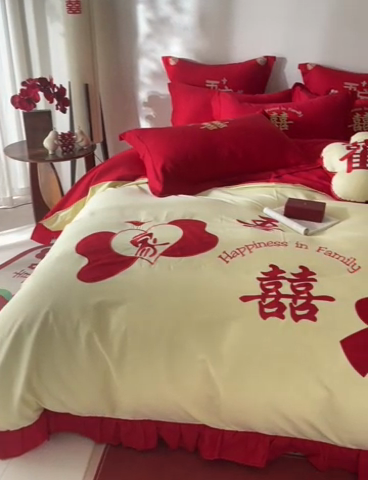 91家纺网 家纺一手货源 找家纺 玉雅家纺 2025新款长绒棉花边款刺绣时尚婚庆四件套 花边款-同心缘-奶油黄