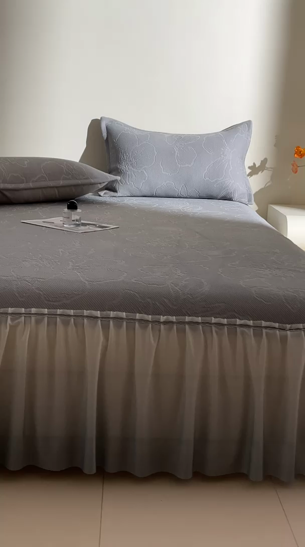 91家纺网 家纺一手货源 找家纺 卡初家居（原微来） 2025新款乙纶冰豆豆渐变色床裙款凉席席子 渐变灰