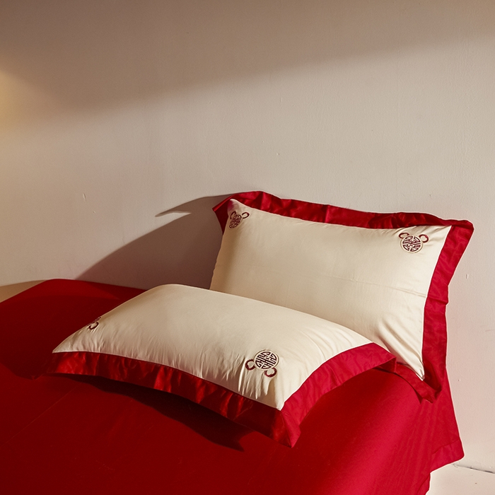 91家纺网 家纺一手货源 找家纺 玉雅家纺 2025新款长绒棉花边款刺绣时尚婚庆四件套 心欢喜