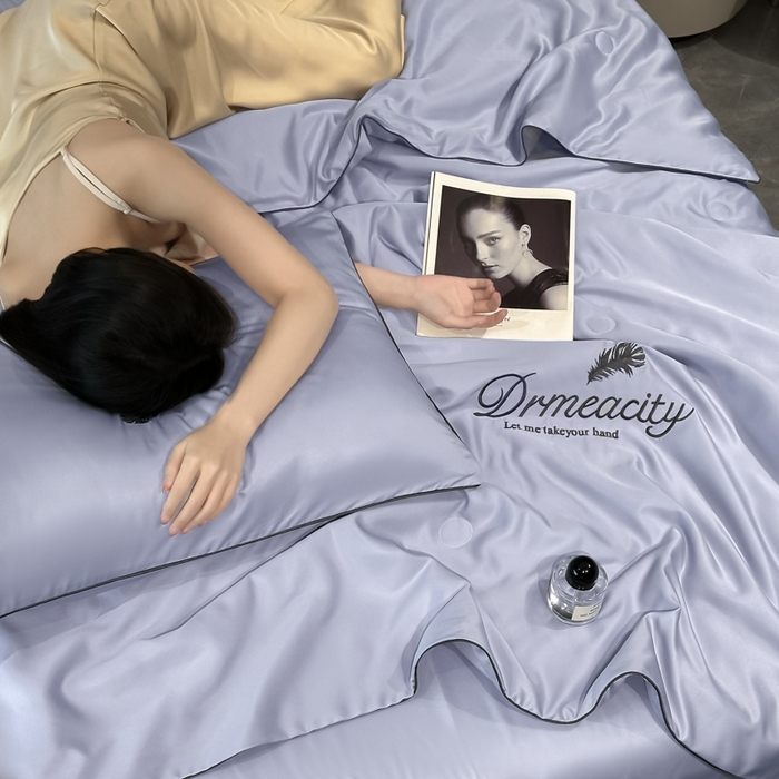 91家纺网 家纺一手货源 找家纺 伊梵居 2025新款水洗真丝刺绣夏被四件套 梦羽-星黛紫