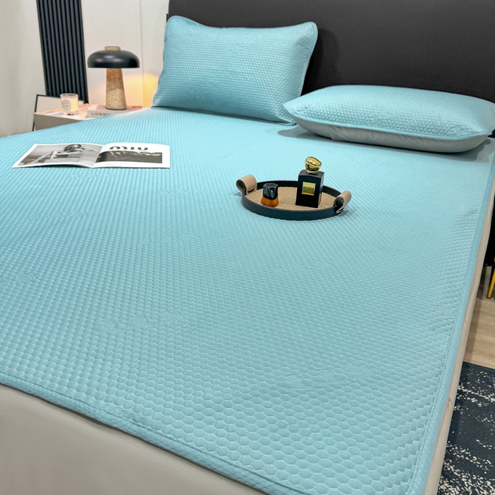 91家纺网 家纺一手货源 找家纺 春寻家纺 2025新款凉豆豆凉席冰丝席 天空蓝