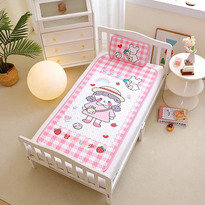 91家纺网 家纺一手货源 找家纺 八零年代  2025新款3D凉豆豆大版卡通儿童凉席夏被三件套冰豆豆凉席 凉豆豆 可爱女孩