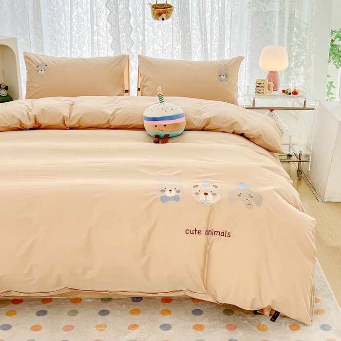 91家纺网 家纺一手货源 找家纺 曼町家居 2025春夏新款40支全棉纯棉水洗棉刺绣四件套 元气星喵-浅纱色