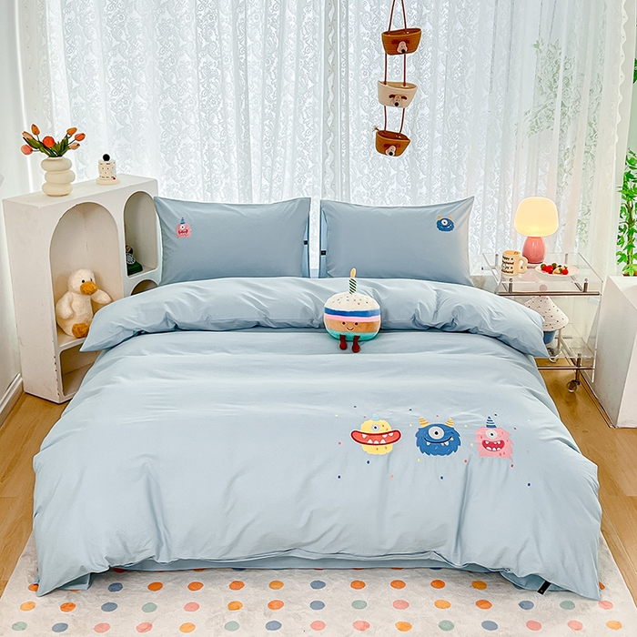 91家纺网 家纺一手货源 找家纺 曼町家居 2025春夏新款40支全棉纯棉水洗棉刺绣四件套 哆啦趣梦-北欧蓝