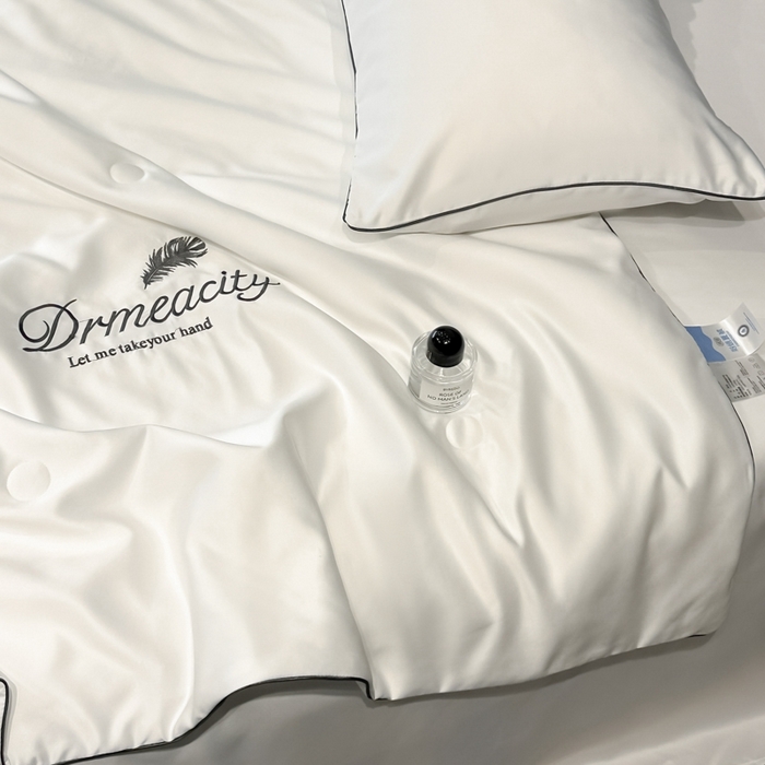 91家纺网 家纺一手货源 找家纺 伊梵居 2025新款水洗真丝刺绣夏被四件套 梦羽-本白