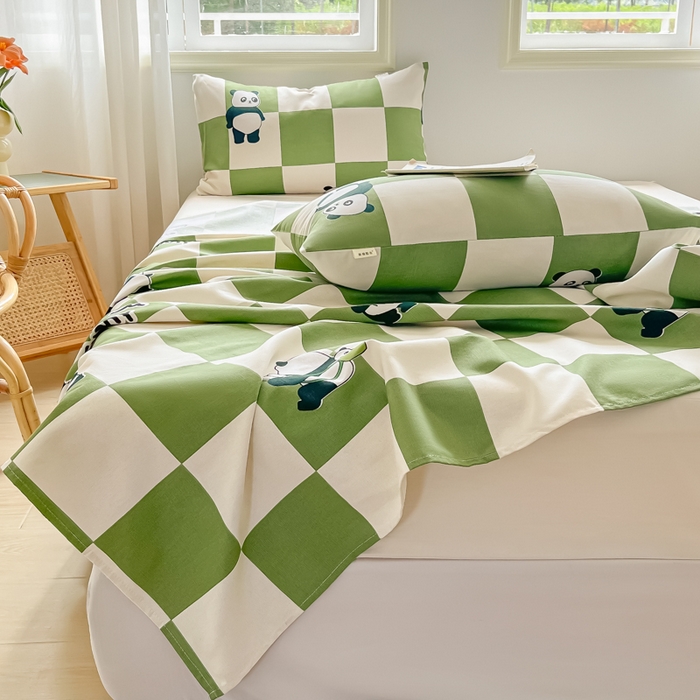 91家纺网 家纺一手货源 找家纺 爱彼家纺 2025新款热门卡通条纹原棉老粗布凉席床单 背包熊