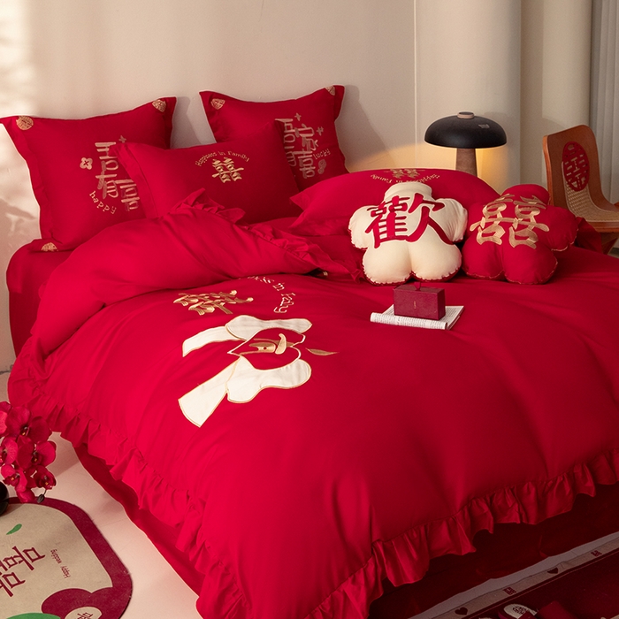 91家纺网 家纺一手货源 找家纺 玉雅家纺 2025新款长绒棉花边款刺绣时尚婚庆四件套 花边款-同心缘-红