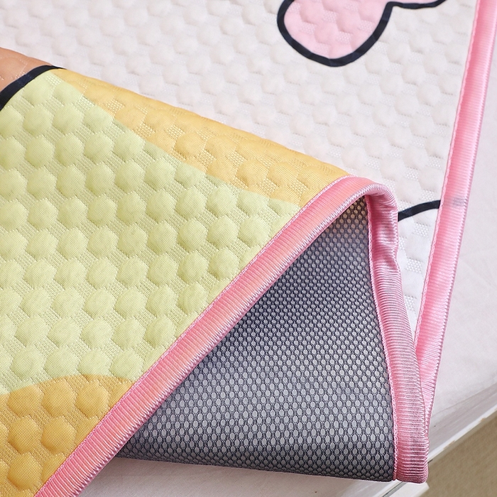 91家纺网 家纺一手货源 找家纺 八零年代  2025新款3D凉豆豆大版卡通儿童凉席夏被三件套冰豆豆凉席 凉豆豆 星星卡皮巴拉