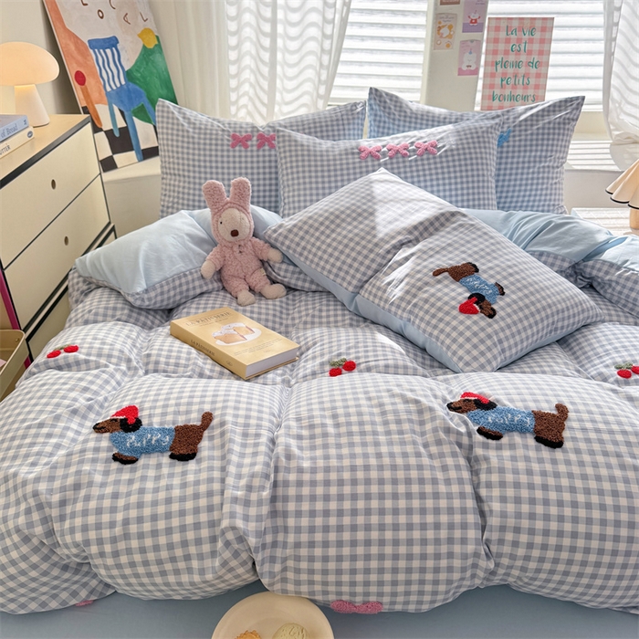 91家纺网 家纺一手货源 找家纺 多品 2025春夏新款水洗棉毛巾绣卡通系列被套单件-单被套 帽子狗