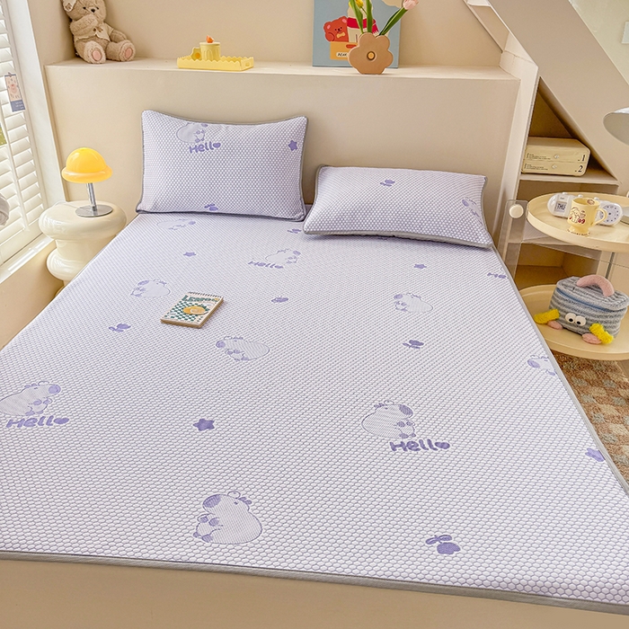 91家纺网 家纺一手货源 找家纺 雪鲨家纺  2025新款凉感冰豆豆凉席凉豆豆三件套冰丝提花软席PE 卡皮巴拉紫