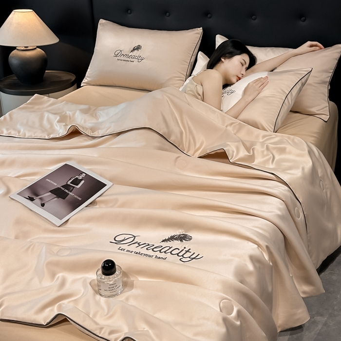 91家纺网 家纺一手货源 找家纺 伊梵居 2025新款水洗真丝刺绣夏被四件套 梦羽-卡其