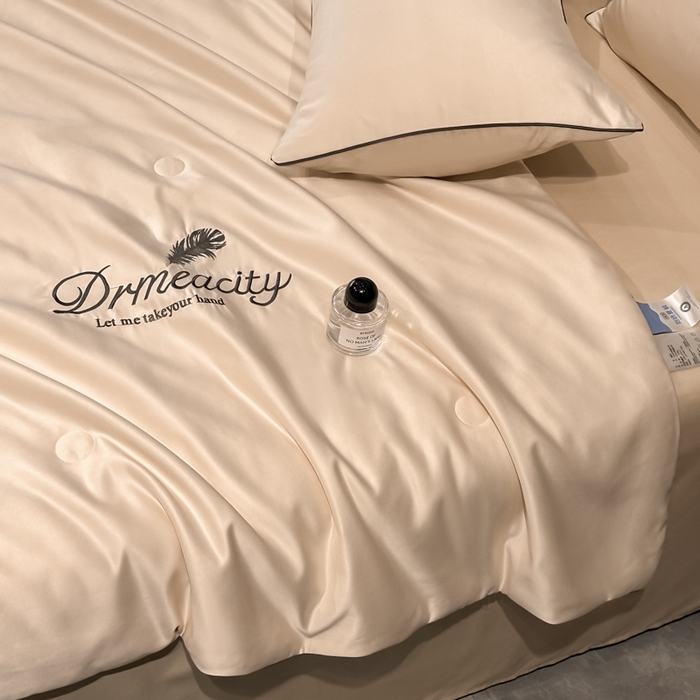 91家纺网 家纺一手货源 找家纺 伊梵居 2025新款水洗真丝刺绣夏被四件套 梦羽-卡其