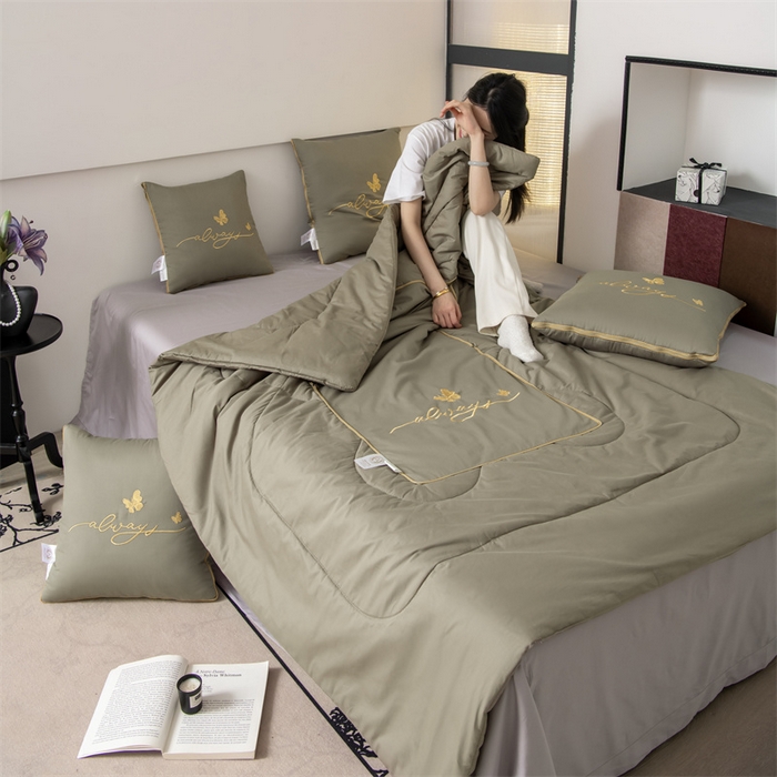 91家纺网 家纺一手货源 找家纺 照世家纺 2025新款柔软透气全棉抱枕被-蝶影（控价不低于40*40的69，45*45的89，50*50的109，55*55的139，60*60的189）蝶影-灰