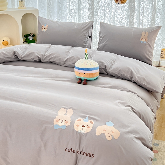 91家纺网 家纺一手货源 找家纺 曼町家居 2025春夏新款40支全棉纯棉水洗棉刺绣四件套 元气星喵-薄雾灰