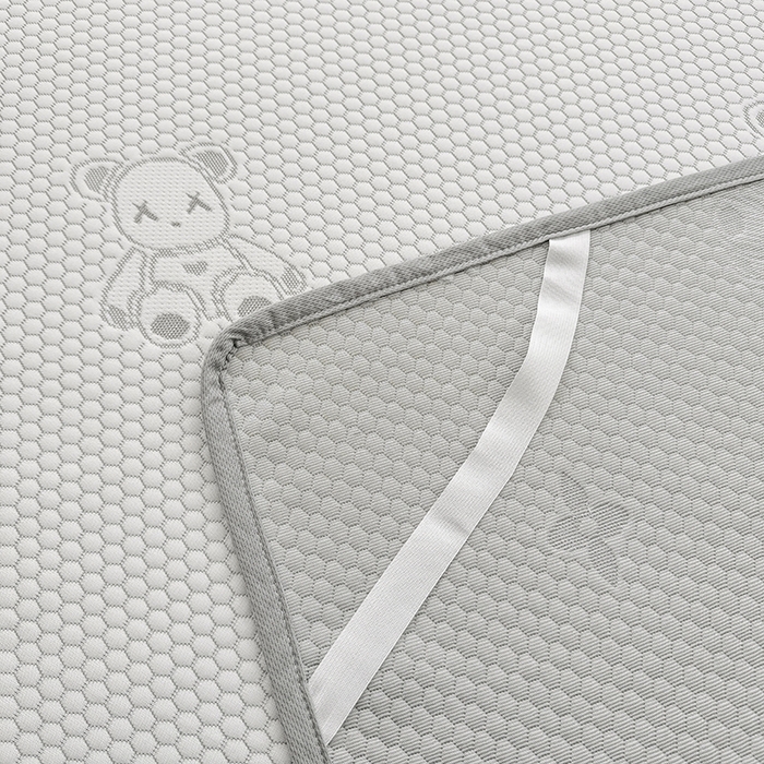 91家纺网 家纺一手货源 找家纺 雪鲨家纺  2025新款凉感冰豆豆凉席凉豆豆三件套冰丝提花软席PE 小熊灰