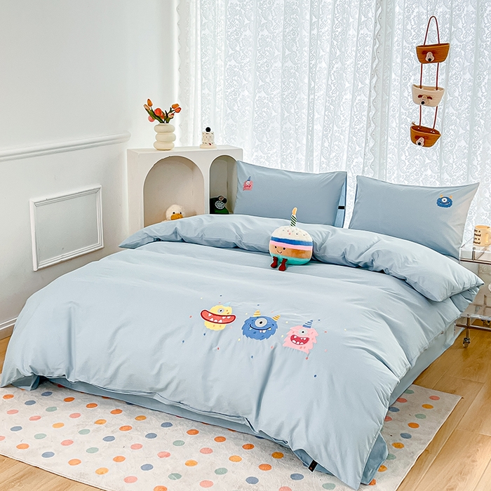 91家纺网 家纺一手货源 找家纺 曼町家居 2025春夏新款40支全棉纯棉水洗棉刺绣四件套 哆啦趣梦-北欧蓝