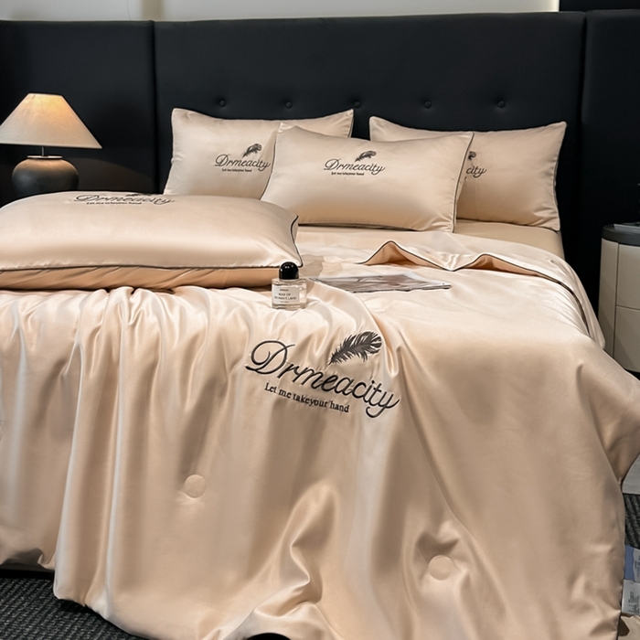 91家纺网 家纺一手货源 找家纺 伊梵居 2025新款水洗真丝刺绣夏被四件套 梦羽-卡其