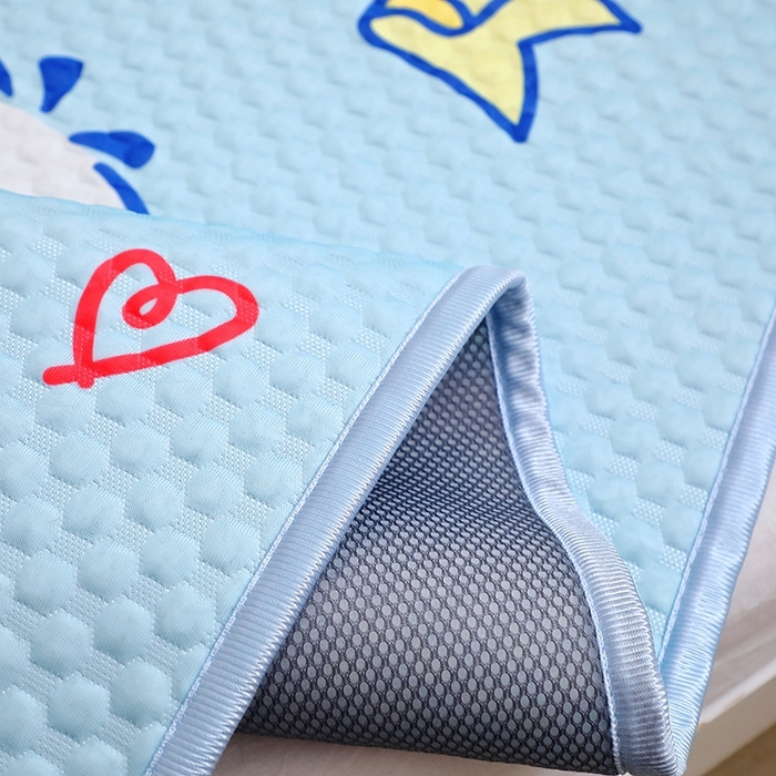 91家纺网 家纺一手货源 找家纺 2025新款3D凉豆豆大版三丽鸥正版授权儿童凉席夏被三件套 凉豆豆 帕恰狗