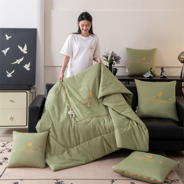 91家纺网 家纺一手货源 找家纺 照世家纺 2025新款柔软透气全棉抱枕被-蝶影（控价不低于40*40的69，45*45的89，50*50的109，55*55的139，60*60的189）蝶影-草绿