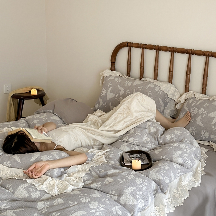 91家纺网 家纺一手货源 找家纺 山舍家居2025新款纯棉棉麻色织提花刺绣花边款四件套-蝶梦晚落 蝶梦晚落-穹灰