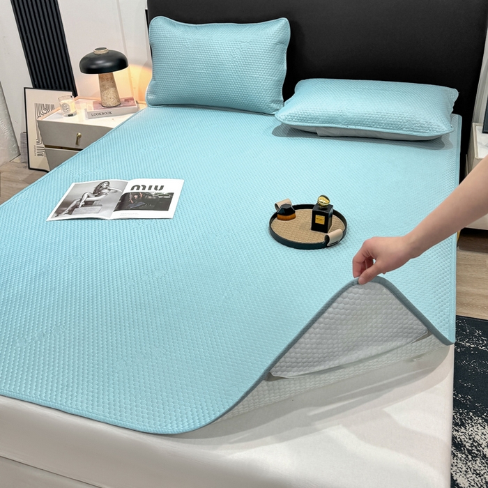 91家纺网 家纺一手货源 找家纺 春寻家纺 2025新款凉豆豆凉席冰丝席 天空蓝