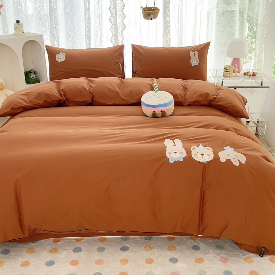 91家纺网 家纺一手货源 找家纺 曼町家居 2025春夏新款40支全棉纯棉水洗棉刺绣四件套 元气星喵-复古咖