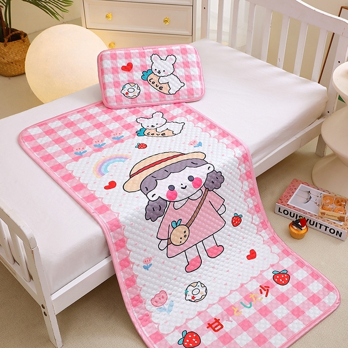 91家纺网 家纺一手货源 找家纺 八零年代  2025新款3D凉豆豆大版卡通儿童凉席夏被三件套冰豆豆凉席 凉豆豆 可爱女孩