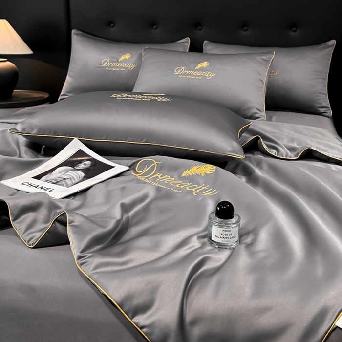 91家纺网 家纺一手货源 找家纺 伊梵居 2025新款水洗真丝刺绣夏被四件套 梦羽-高级灰