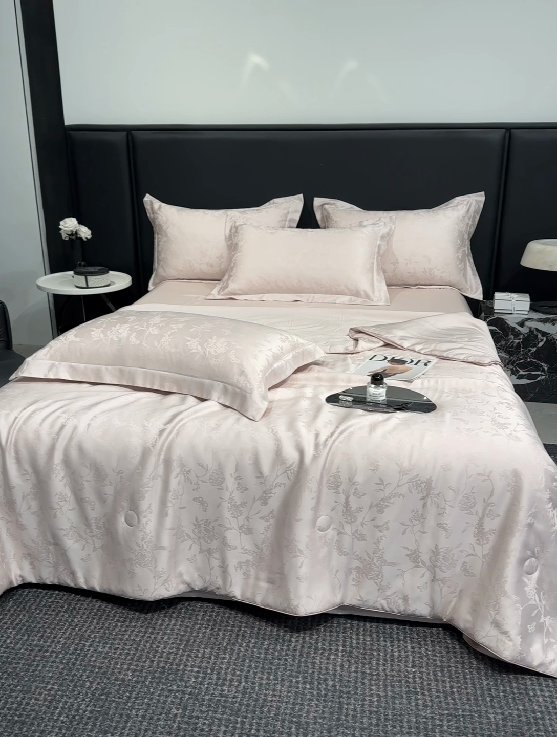 91家纺网 家纺一手货源 找家纺 （总） 慕晨 2025新款莱赛尔提花四件套高级简奢款天丝4件套直播热款