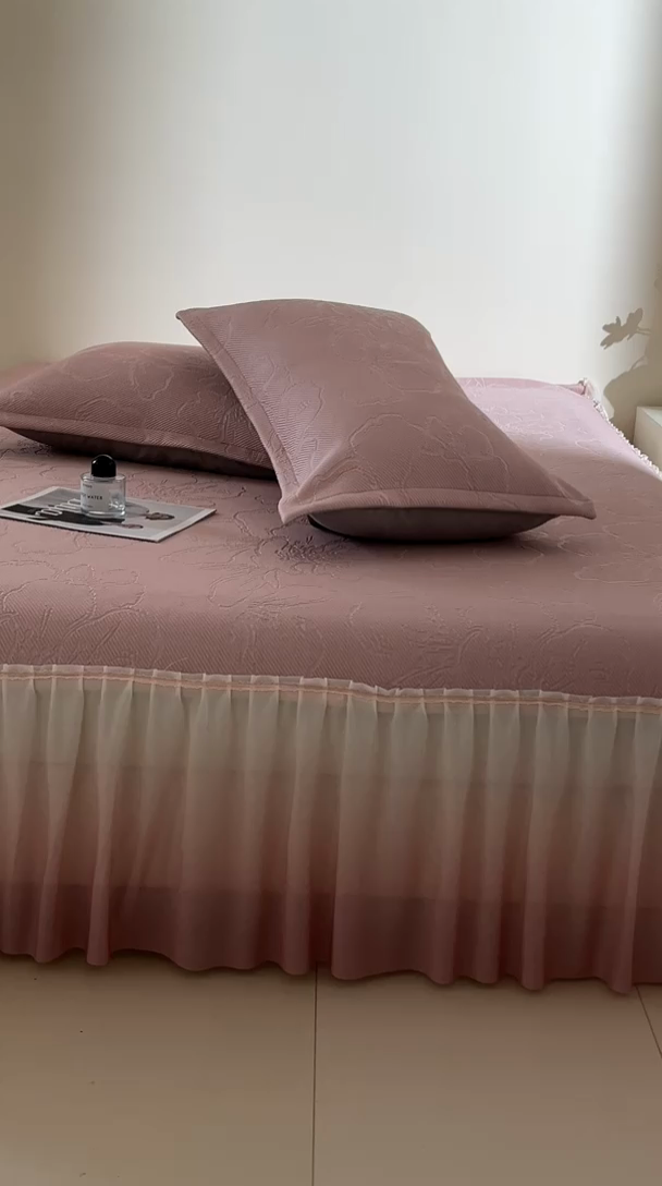 91家纺网 家纺一手货源 找家纺 卡初家居（原微来） 2025新款乙纶冰豆豆渐变色床裙款凉席席子 渐变粉