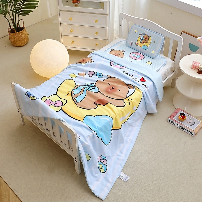 91家纺网 家纺一手货源 找家纺 八零年代  2025新款3D凉豆豆大版卡通儿童凉席夏被三件套冰豆豆凉席 凉豆豆 月亮卡皮巴拉