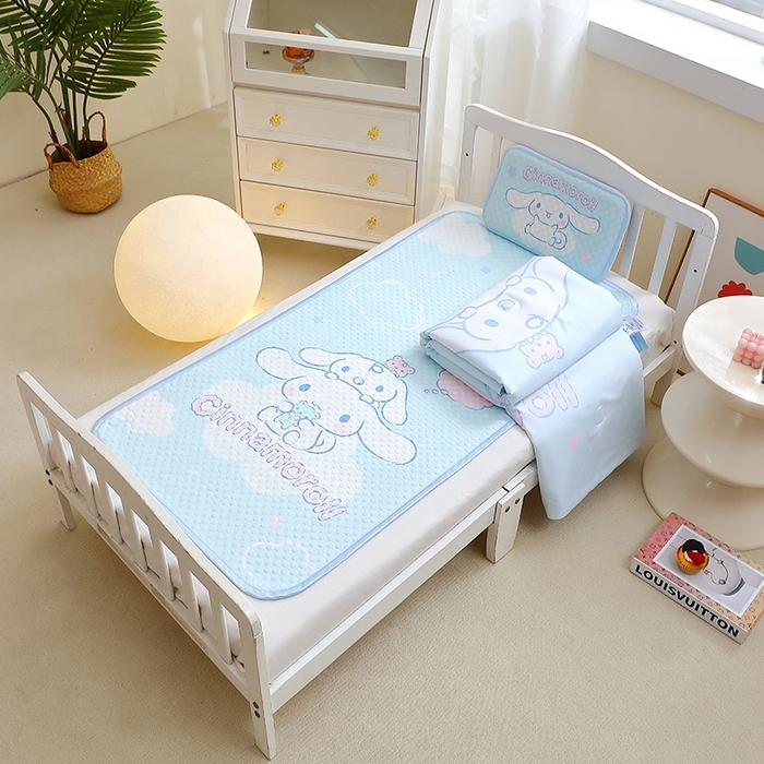 91家纺网 家纺一手货源 找家纺 2025新款3D凉豆豆大版三丽鸥正版授权儿童凉席夏被三件套 凉豆豆 大耳狗