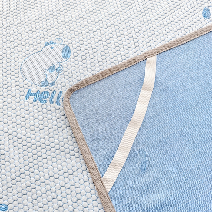 91家纺网 家纺一手货源 找家纺 雪鲨家纺  2025新款凉感冰豆豆凉席凉豆豆三件套冰丝提花软席PE 卡皮巴拉蓝