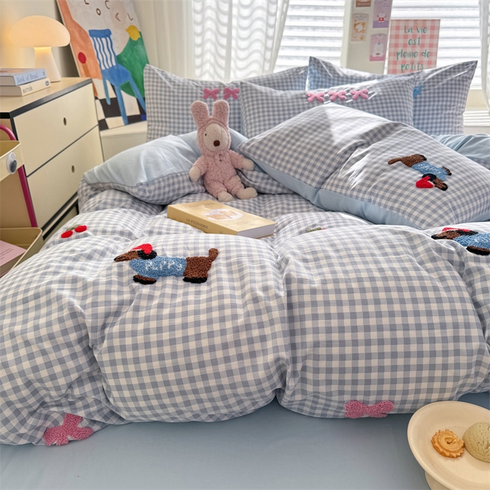 91家纺网 家纺一手货源 找家纺 多品 2025春夏新款水洗棉毛巾绣卡通系列被套单件-单被套 帽子狗