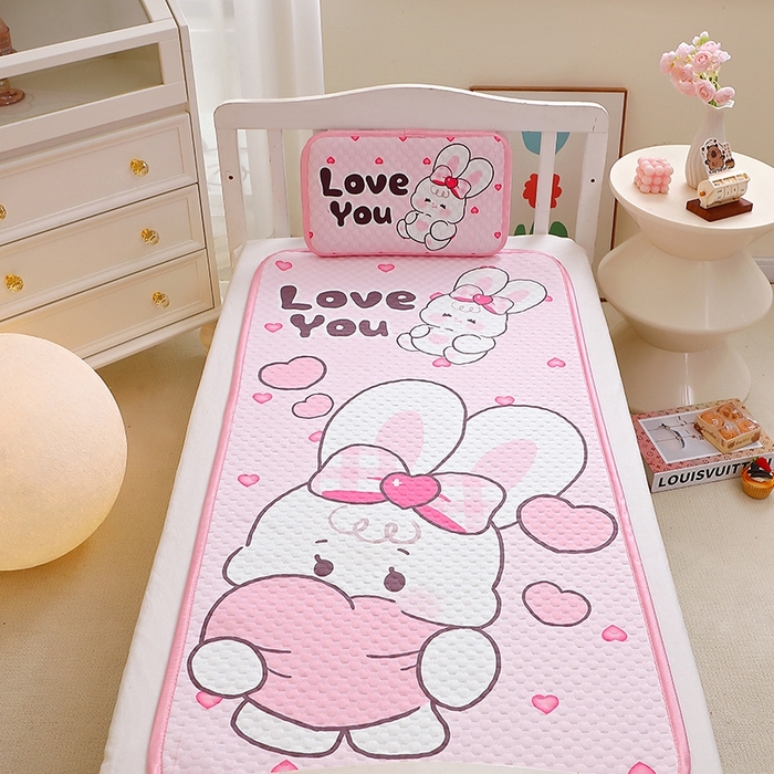 91家纺网 家纺一手货源 找家纺 八零年代  2025新款3D凉豆豆大版卡通儿童凉席夏被三件套冰豆豆凉席 凉豆豆 爱心小兔